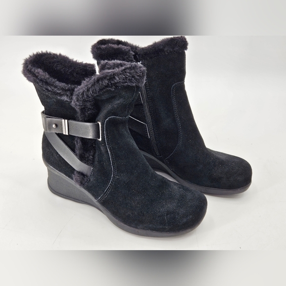 New Bear Traps NONNA Black Suede Leather / Faux Fur Ankle Boots Wedges 7.5 M - Picture 1 of 9